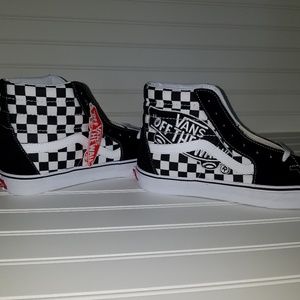Vans NWT W10.5 M9